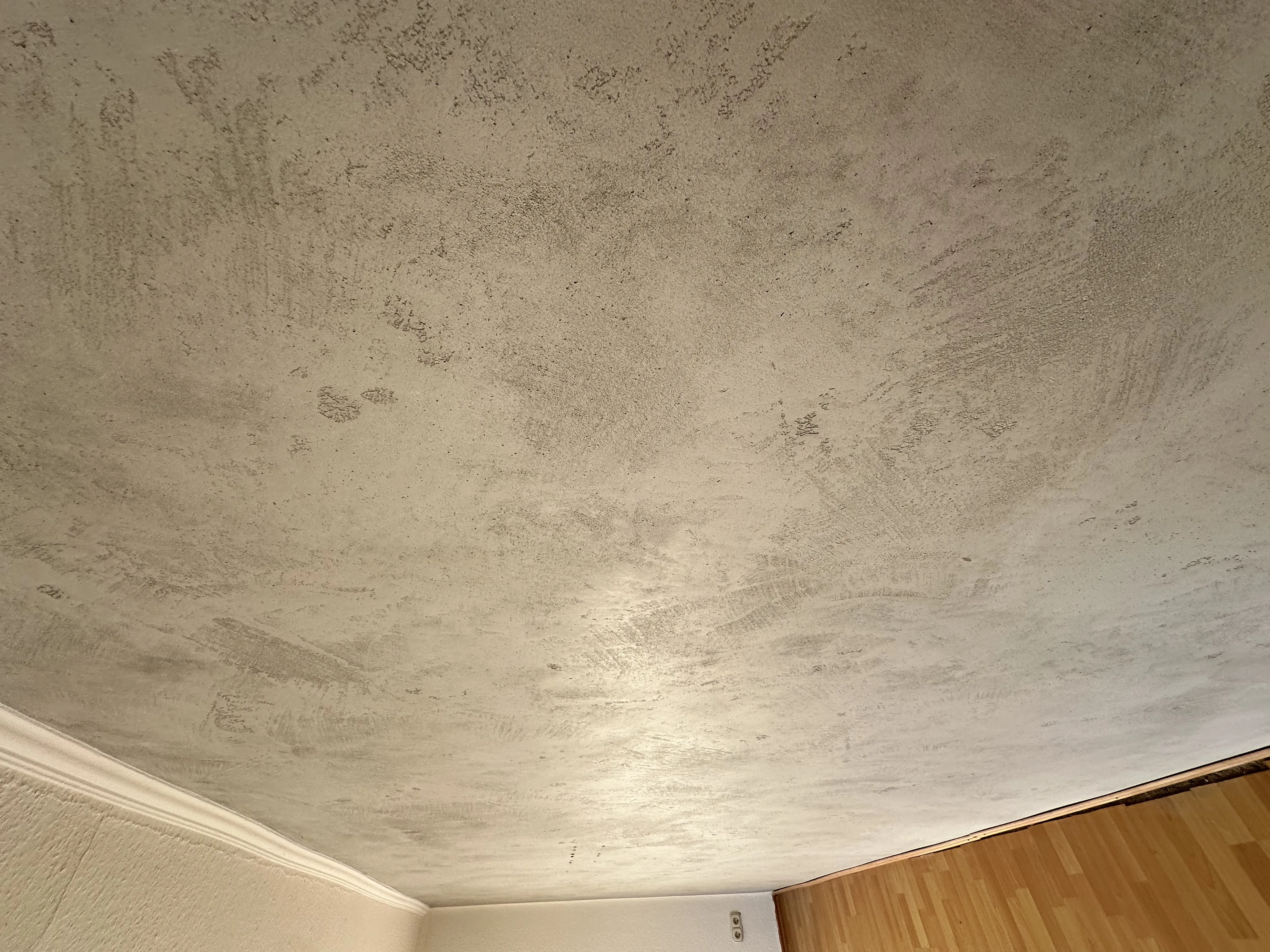 Kalkspachtel-Oberfläche mit natürlicher Textur